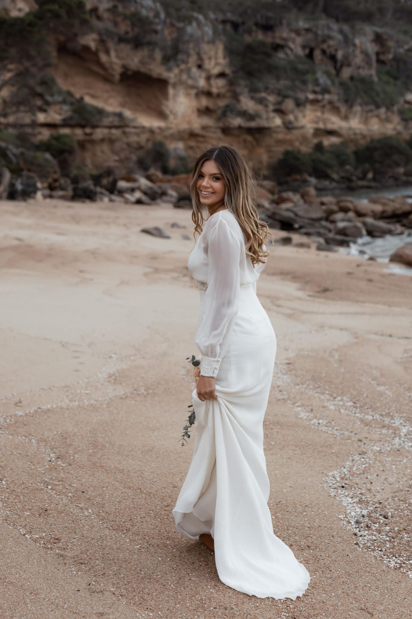 to the aisle australia | fleur de lys bridal editorial kath young photography yallingup wa perth weddings bridal gowns florals bouquet styling tablescape blush pink palette