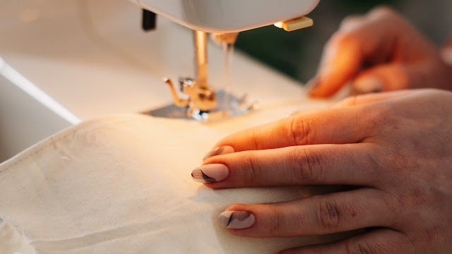 Maintaining Your Sewing Machine Maintaining Your Sewing Machine