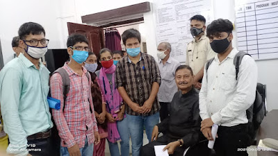 जमशेदपुर वर्कर्स कॉलेज में हिंदी में स्नातकोत्तर की पढ़ाई चालू करने की मांग को लेकर एआईडीएसओ ने कुलपति को सौंपा ज्ञापन 4 THE NEWS FRAME