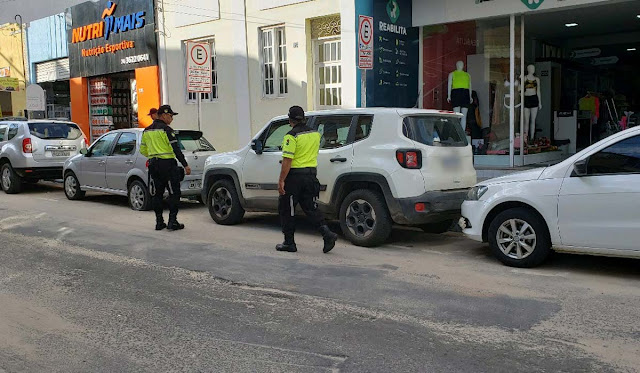 SMTT atende denúncia de uso irregular de vaga para deficientes em Jacobina