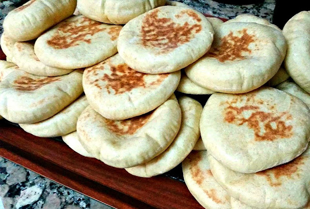 pain pita marocain (batbout) pain pita marocain (batbout)