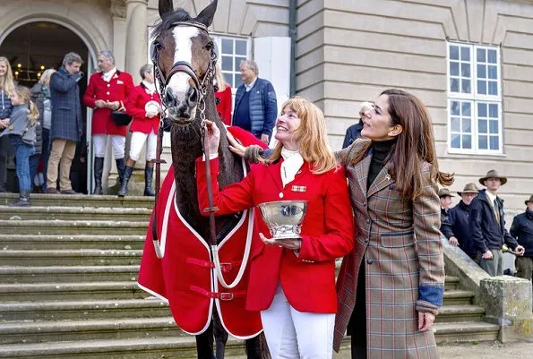 Crown Princess Mary, Princess Isabella, Prince Vincent and Princess Josephine. Crown Princess Mary wore Dubarry Blackthorn tweed coat