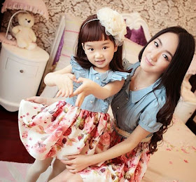 صور رائعة لتقليد البنت لامها في المظهر!