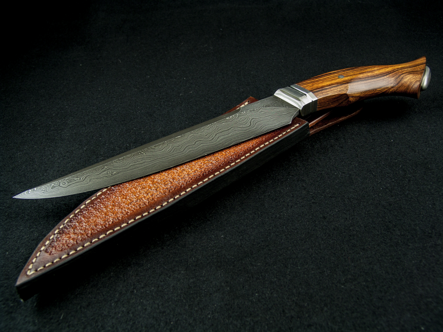 Нельзя дарить ножи. Кухонный нож на столе. Нож на 44. Дарит нож. Нож в подарок примета.