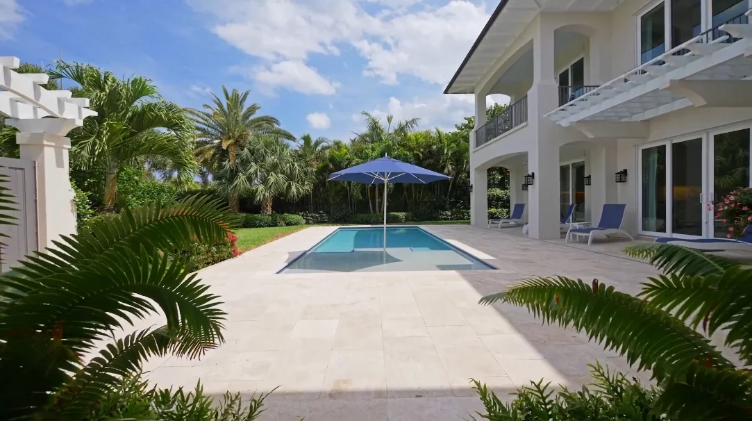 33 Photos vs. 195 Ocean Way, Vero Beach, FL Interior Design Luxury Home Tour