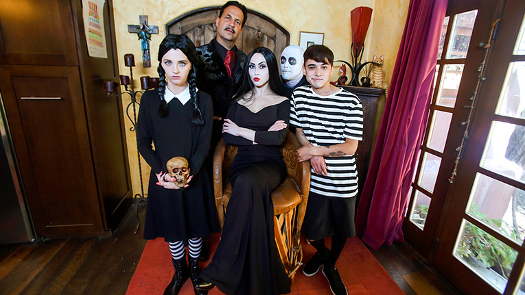 Family Strokes – Addams Family Orgy – Kate Bloom, Audrey Noir