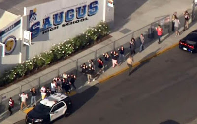 Al menos 6 heridos de un tiroteo en una preparatoria en Santa Clarita, California