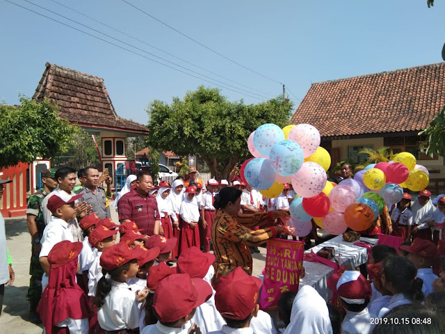 Pringatan Hari Cuci Tangan Pakai Sabun Sedunia Pringatan Hari Cuci Tangan Pakai Sabun Sedunia