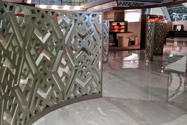 Emirates Business Class Lounge in Dubai International Airport