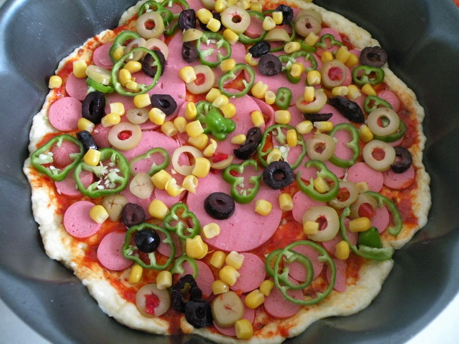 BARIŞ EGENİN ANNESİ KEK KALIBINDA KOLAY PİZZA