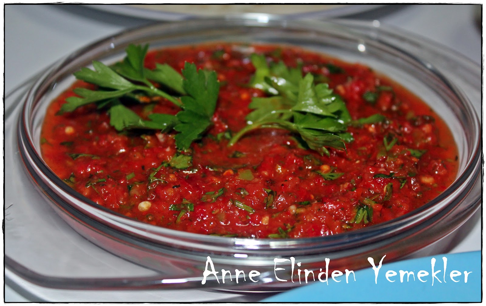 ANNE ELİNDEN YEMEKLER KIRMIZI BİBERLİ ACILI EZME