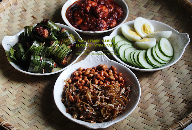 Nasi Lemak Sambal Udang & Ayam Goreng Pandan