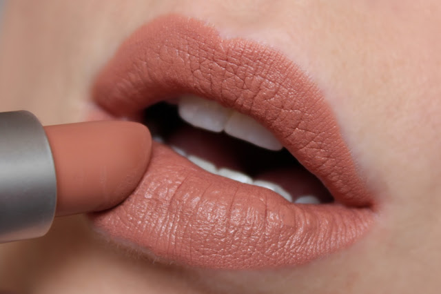 MAC Honeylove Lipstick | Review & Swatches 
