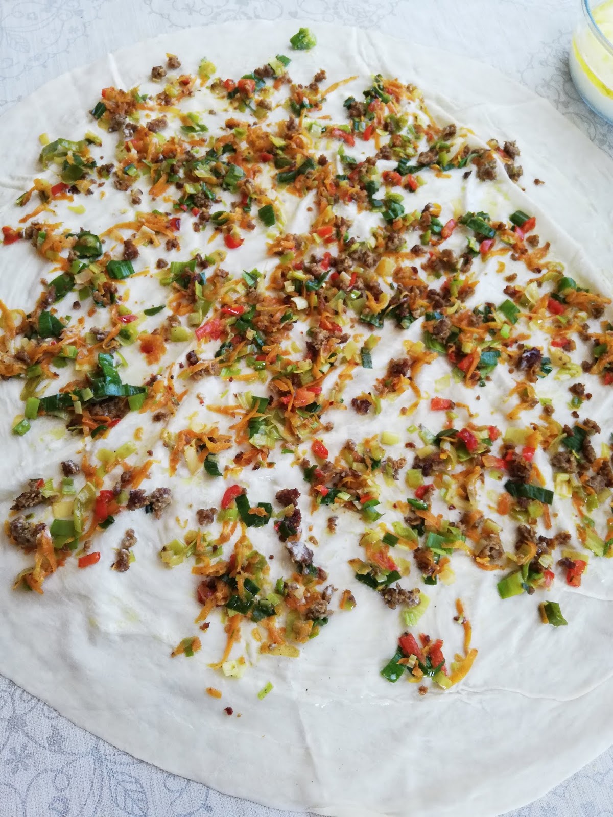 Kıymalı Havuçlu Pırasalı Börek Tarifi