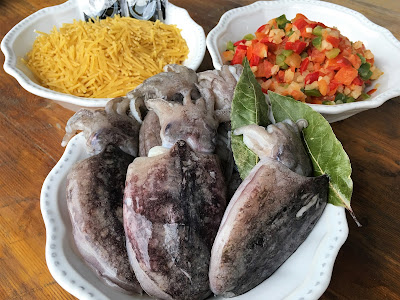 Ingrecientes chocos con fideos