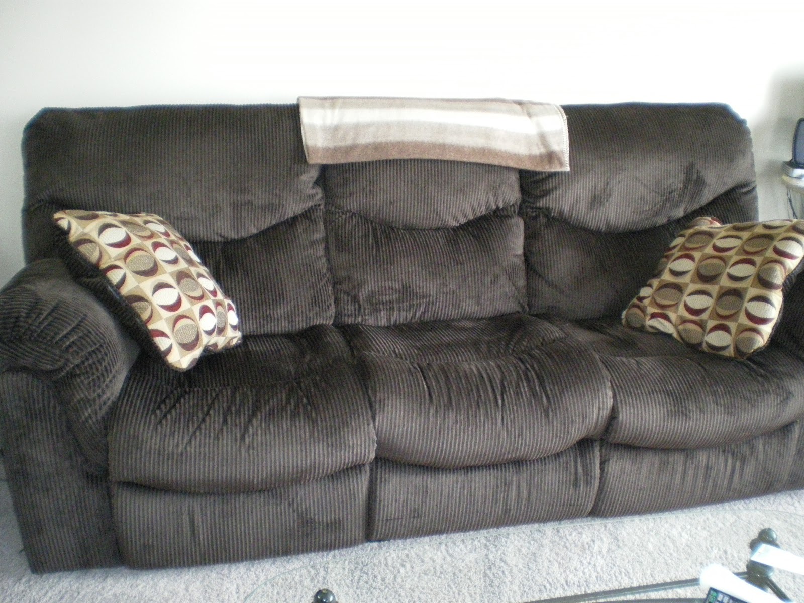 The One Income Dollar: Showing Off Our New Couch