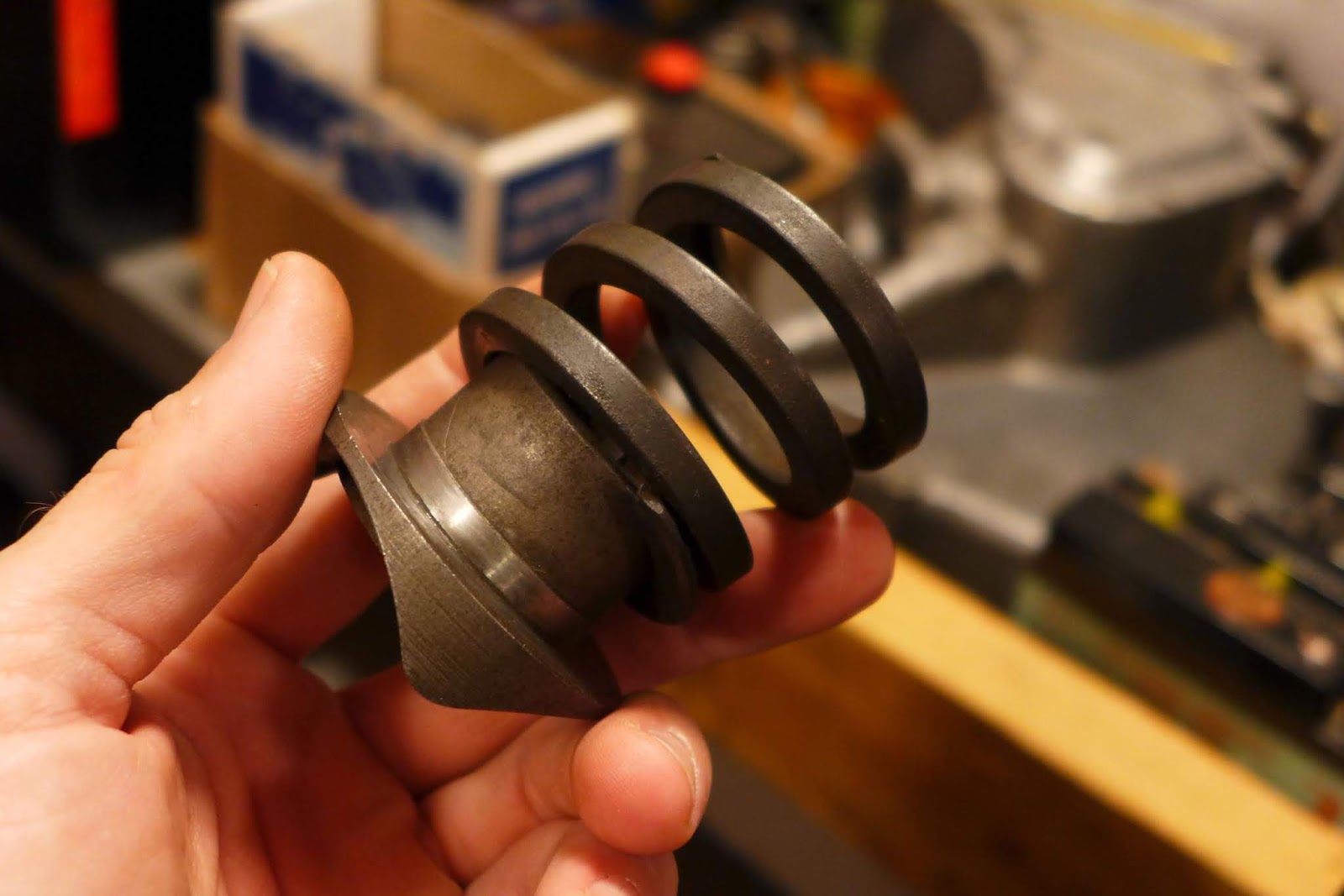 New England Zen Velocette Venom, slipping clutch or camming drive? Gas