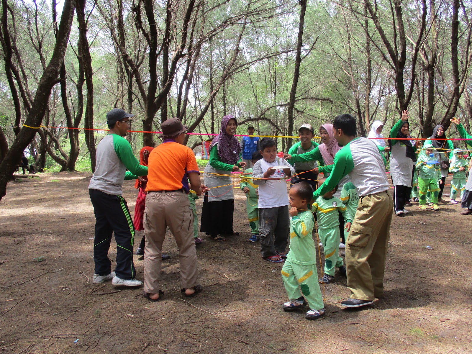 Catatan PAUD Menjalin Komunikasi Melalui Outbound Keluarga