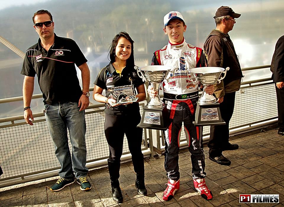 JORNAL DO AUTÓDROMO: RR Racing sobe com seus pilotos no pódio