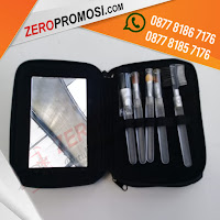 SOUVENIR Potong Kuku, Barang Promosi Manicure Set Wanita MRT-CE, MANICURE SET Wanita Cover Kulit Hitam Kode Produk YS-MRT-CE, Set Manikur & Aksesoris Murah, souvenir pernikahan murah mani padi, Manicure Set Exclusive dengan harga terjangkau