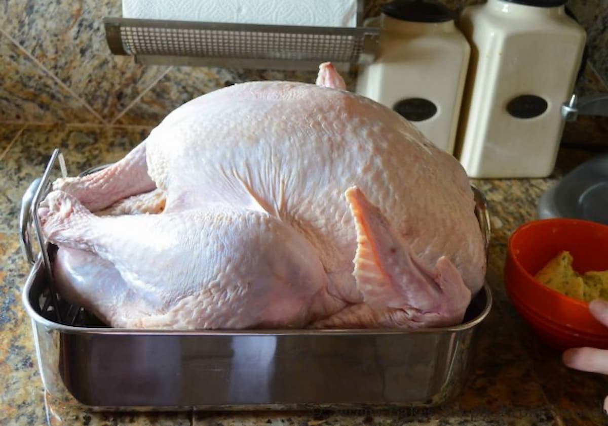 Super Juicy Turkey Baked In Cheesecloth Serena Bakes Simply From Scratch