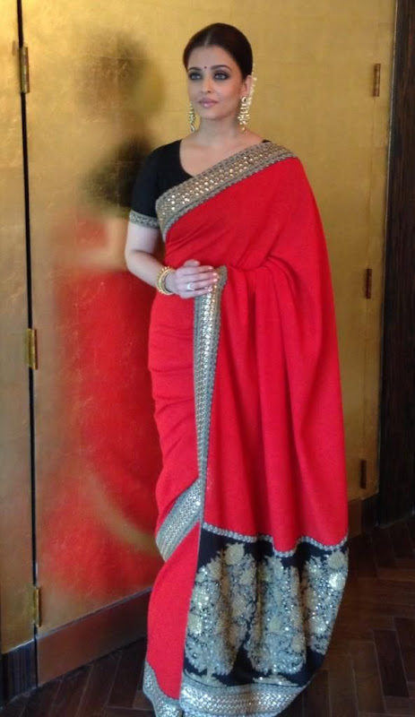 Actress Aishwarya Rai Hot Photos in Saree