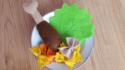 DIY Play Food - fried chicken legs - tutorial and pattern DIY Play Food - fried chicken legs - tutorial and pattern