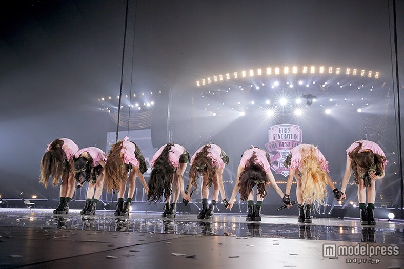 Best live girls. SNSD into the New World.