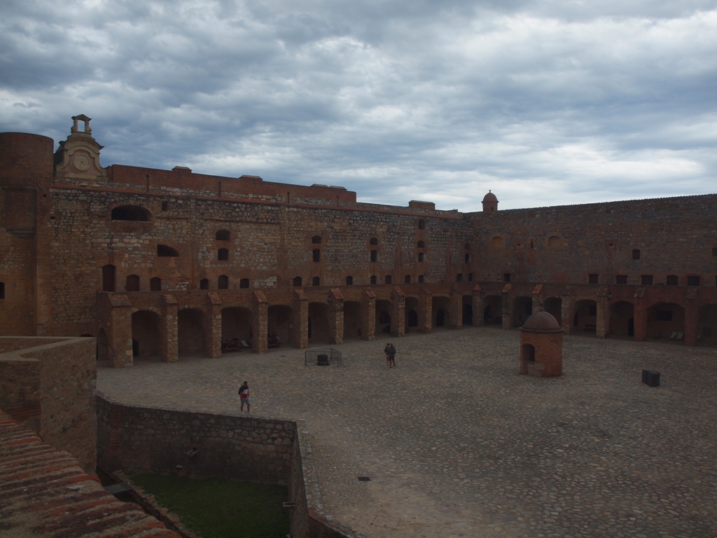SOM DE PÍCNIC: Àrea de pícnic de la Fortalesa de Salses (Forteresse de ...