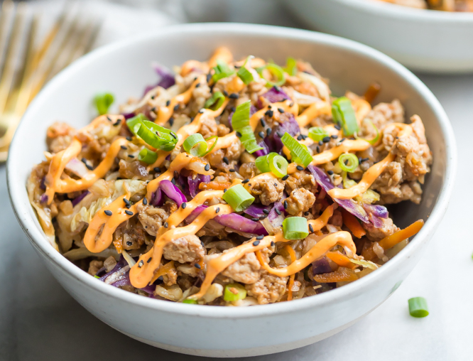 Egg Roll in a Bowl with Creamy Chili Sauce #eggroll #chili #vegan # ...