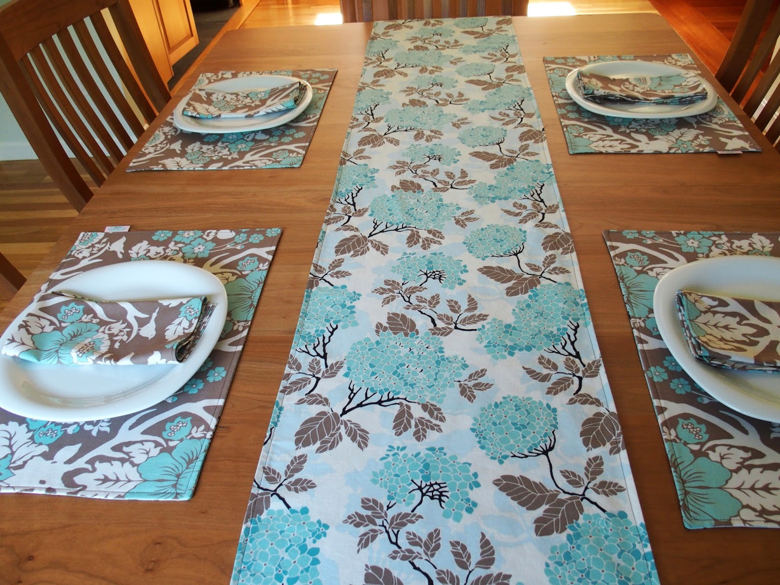 it-s-handmade-by-arianne-pretty-table-runners