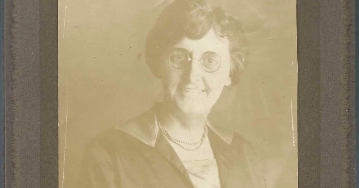 Heirlooms Reunited Photograph of Hattie Mae (Hortshorn) Moore of