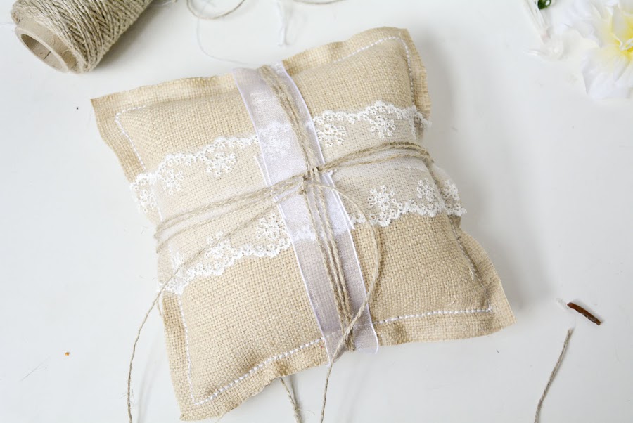 Cojín porta anillos II