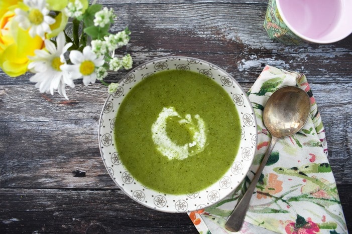 easy vegan broccoli and pea soup