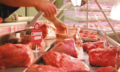Carne roja de muestra para la venta a granel