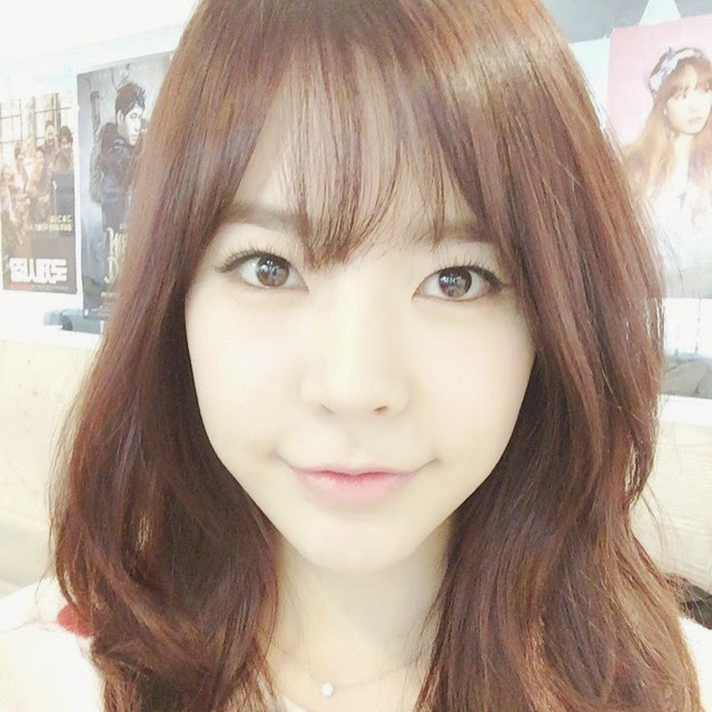 Snsd Sunny Shows Off Her Cute Bangs In Her Latest Selca Wonderful