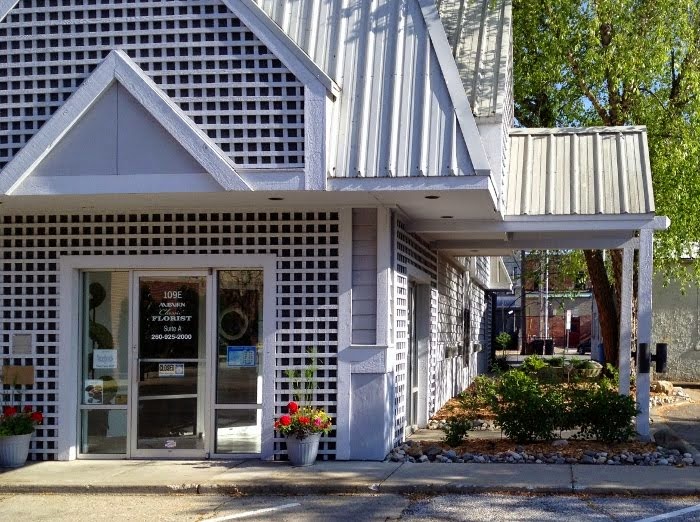 Auburn "Classic" Florist Where expression of love begins and blooms