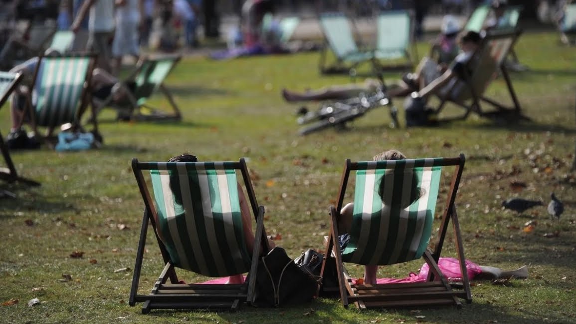 Europa vive un clima inusuale, infranto record di caldo in Gran Bretagna.