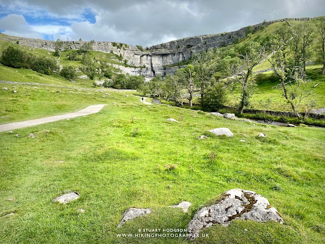 Malham Cove Walk best short parking Yorkshire Dales weather Harry Potter