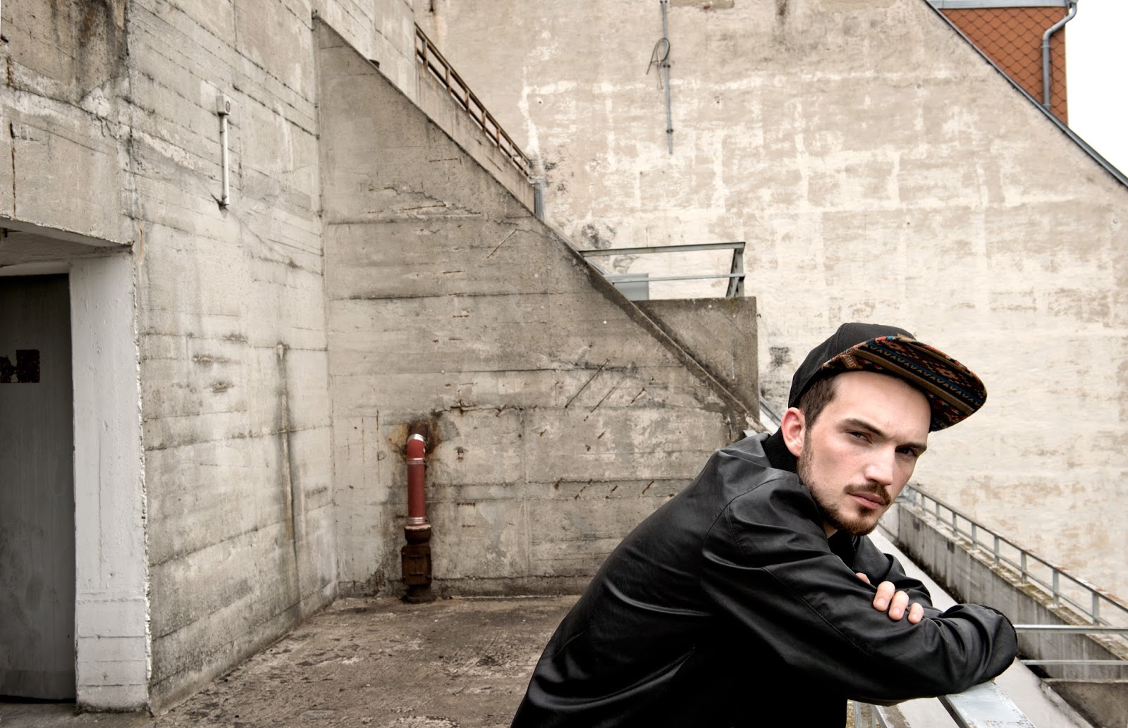 Louis Tomlinson Is Forced To Reschedule His Uk Tour Dates After