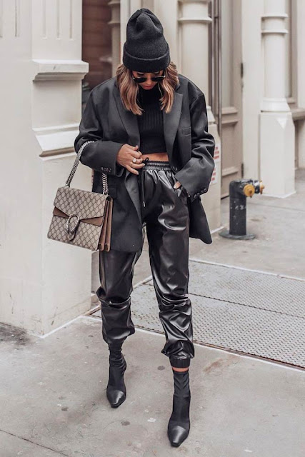 outfit pantaloni in pelle come abbinare i pantaloni in pelle idee outfit pantaloni in pelle how to wear leather pants how to combine leather pants faux leather pants leather pants street style outfit inverno 2020 tendenze inverno 2020 mariafelicia magno fashion blogger color block by felym