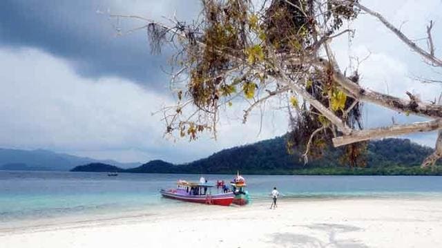 Wisata Pulau Kelagian Lampung