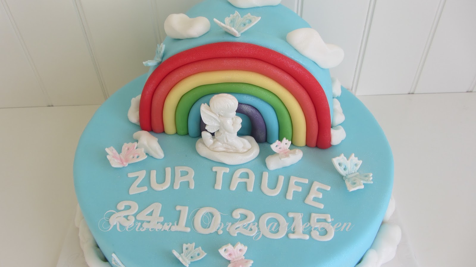 Tauftorte mit Regenbogen für Zwillinge
