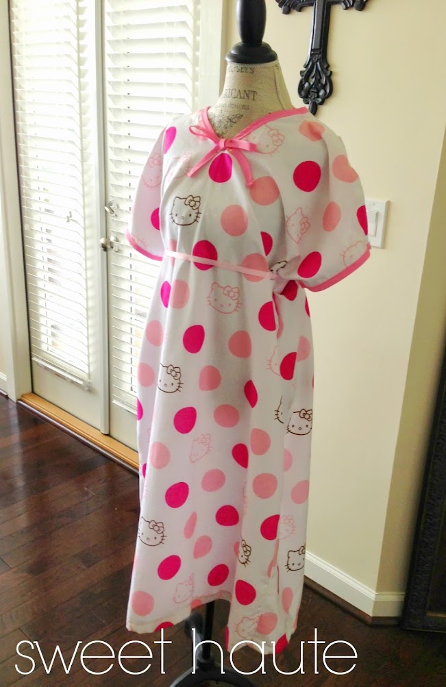 This stylish maternity, delivery & nursing robe is perfect for the hospital  or at home after your birth… | Nursing robe, Hospital gowns maternity,  Stylish maternity