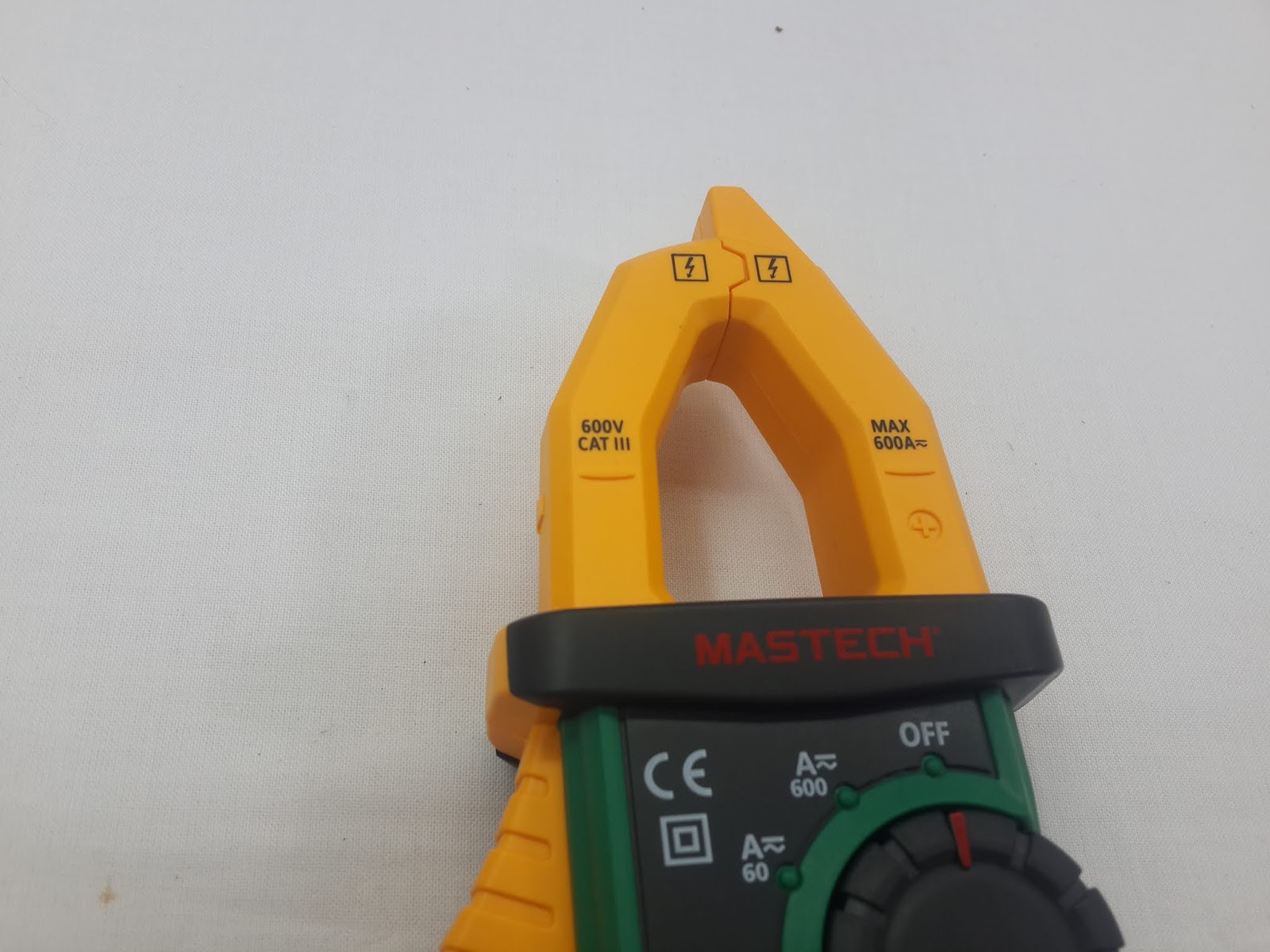 How to Use Clamp Meter (in Hindi)