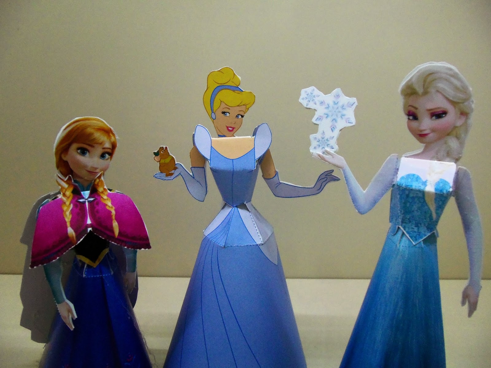 Disney's Frozen Elsa Papercraft 3D How to Make a Papercraft Full Movie ...