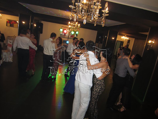 Petrecere de nunta sonorizata de DJlaPetrecere.ro la Casa Rustic