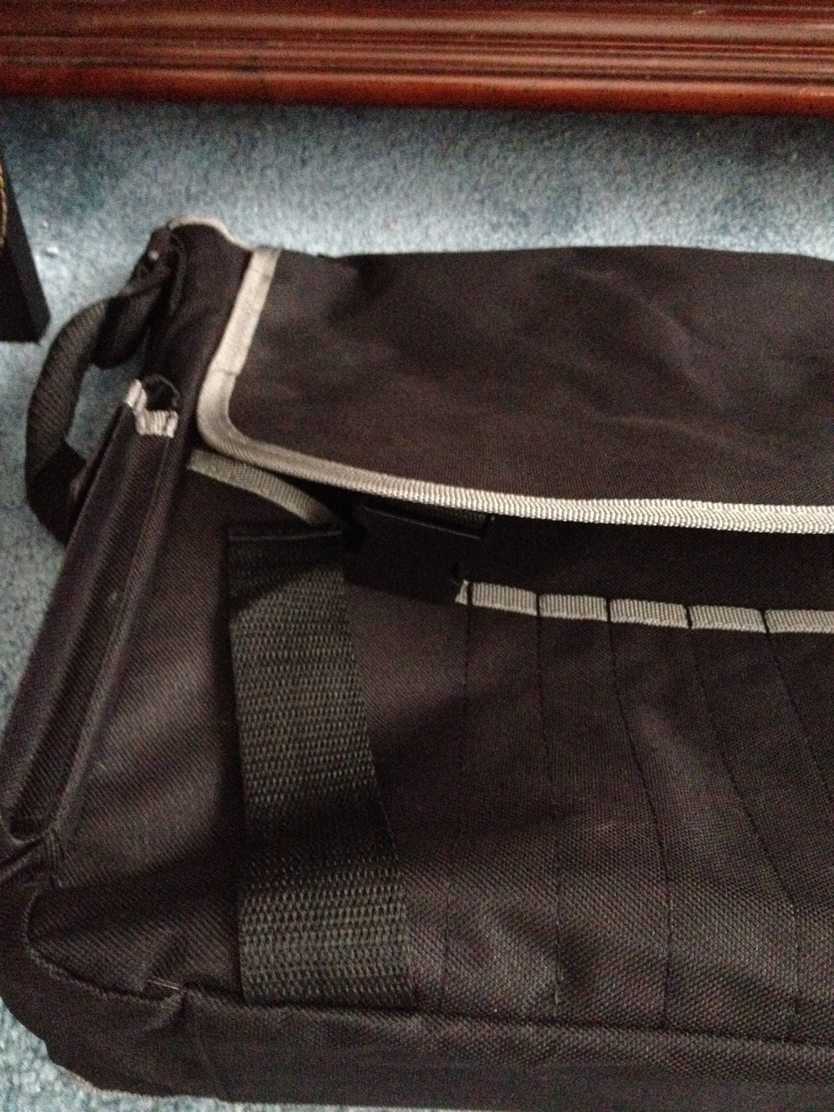 Art Supply Review Creativo Artist's Messenger Bag