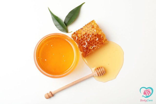 قناع العسل لعلاج حب الشباب