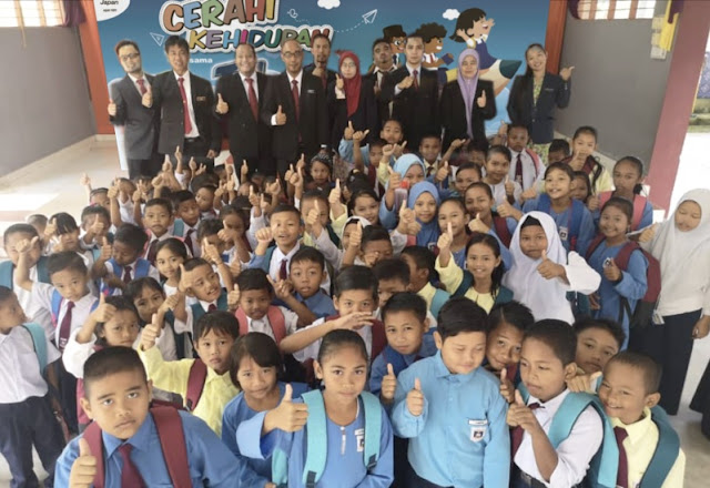 Sumbangan Kembali-Ke-Sekolah TOP Kepada 674 Pelajar Orang Asli Mencatat Rekod Tiga Kali Ganda Sasaran Dana Sumbangan Kembali-Ke-Sekolah TOP Kepada 674 Pelajar Orang Asli Mencatat Rekod Tiga Kali Ganda Sasaran Dana